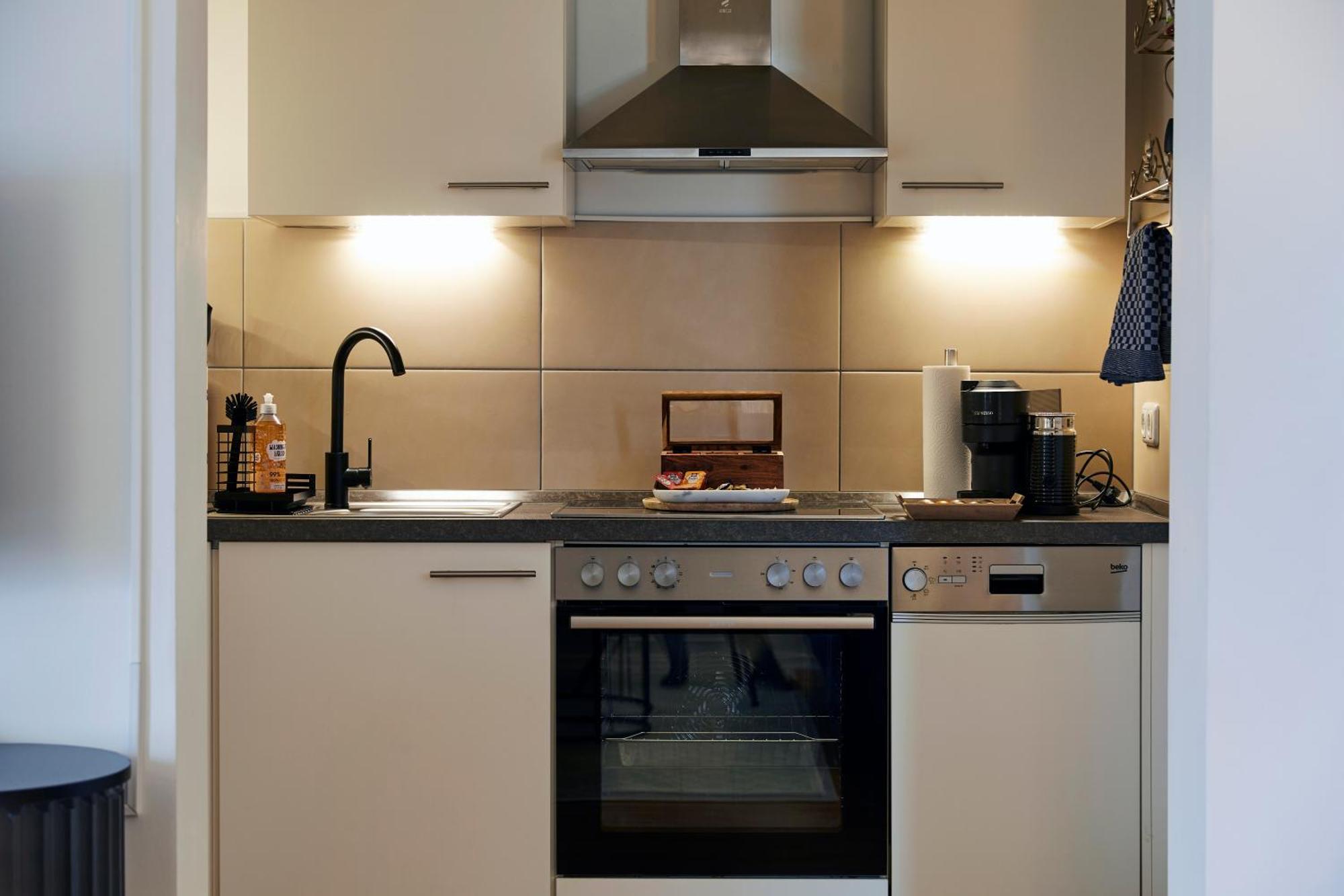 R B Apartment Am Airport Hamburg - 1-4 Personen - Kueche - Smart Tv - Waschmaschine - Perfekt Fuer Geschaeftsreisende Oder Familien 외부 사진